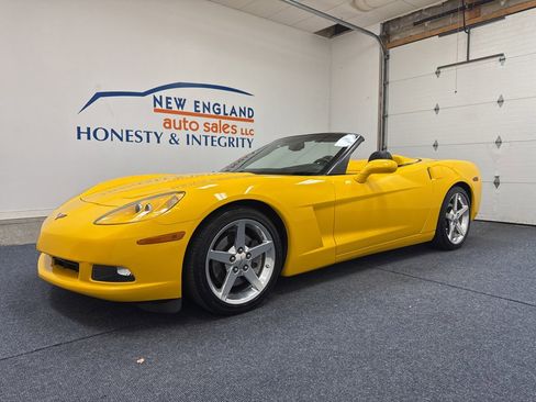 Used 2005 Chevrolet Corvette Convertible w/ Preferred Equipment Group RWD image 1