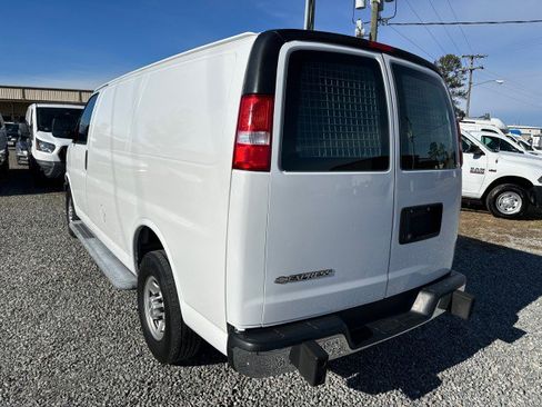 Used 2020 Chevrolet Express 2500 w/ Driver Convenience Package image 11