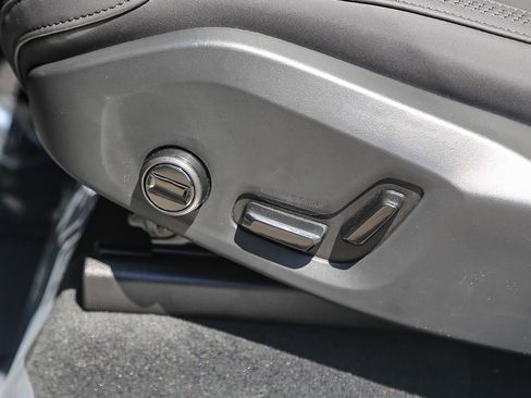 Used 2025 Volvo XC90 T8 Plus w/ Protection Package Premier AWD/4WD image 24