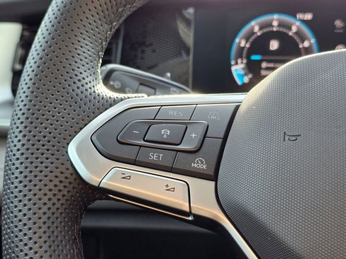 New 2026 Volkswagen Tiguan SE R-Line AWD/4WD image 32