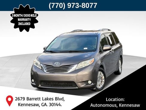 Used 2015 Toyota Sienna XLE image 1