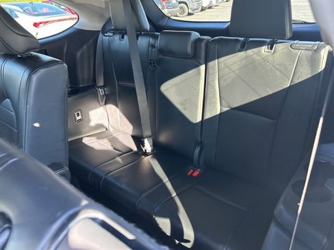 Used 2024 Toyota Highlander XLE image 13