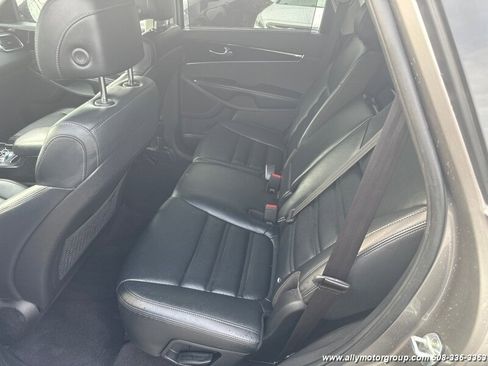Used 2018 Kia Sorento EX image 17