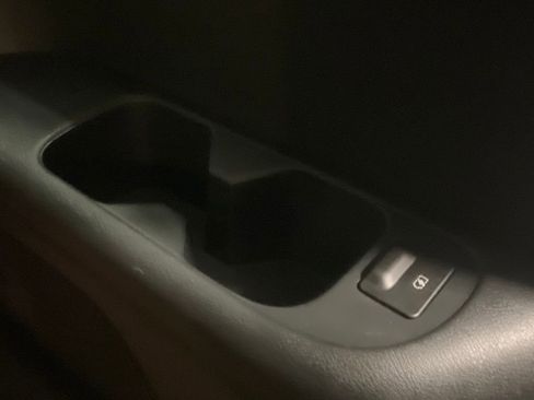 Used 2023 Nissan Pathfinder Platinum image 32