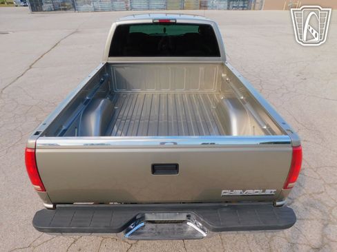 Used 1998 Chevrolet Silverado 1500 w/ Preferred Equipment Group 2 image 21