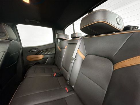 Used 2023 GMC Canyon AT4 w/ AT4 Premium Package image 29