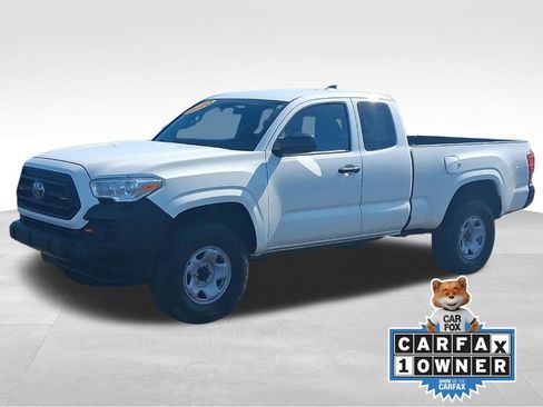 Used 2020 Toyota Tacoma SR image 2