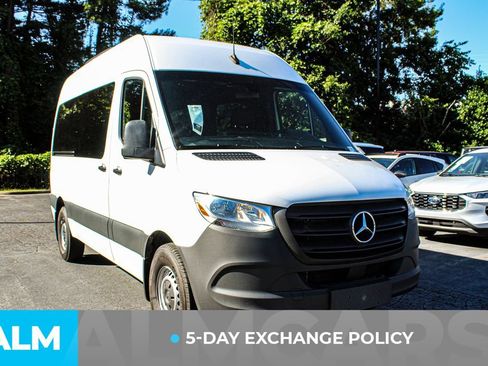 Used 2024 Mercedes-Benz Sprinter 2500 image 3