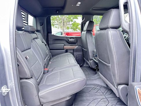 Used 2021 Chevrolet Silverado 1500 High Country w/ Technology Package AWD/4WD image 18