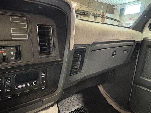 Used 1993 Dodge D/W Truck 250 RWD image 36