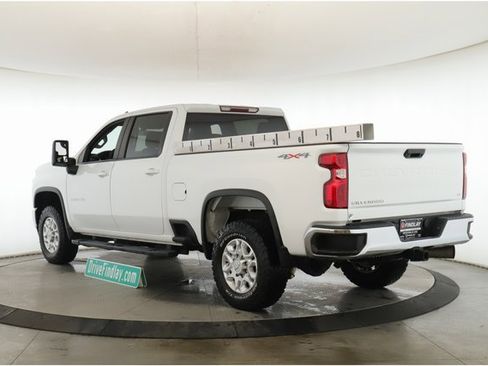 Used 2020 Chevrolet Silverado 2500 LT w/ Z71 Off-Road Package image 8