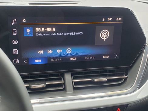 Used 2025 Chevrolet Trax LT w/ Driver Confidence Package image 21