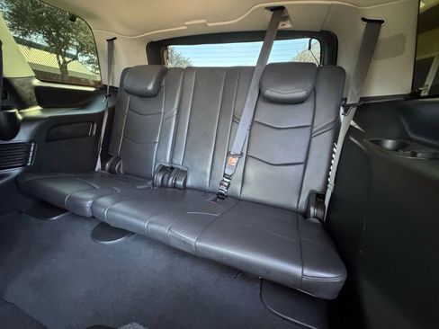 Used 2018 Cadillac Escalade Luxury image 36