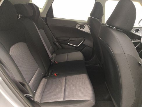 Used 2025 Kia Soul LX image 19