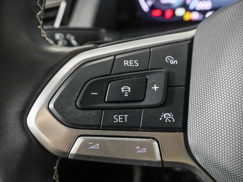 Used 2025 Volkswagen Atlas Cross Sport SE FWD image 26