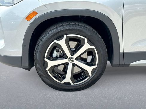 Used 2026 Volkswagen Tiguan SE AWD/4WD image 19