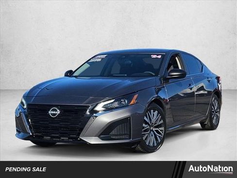 Used 2024 Nissan Altima 2.5 SV image 1