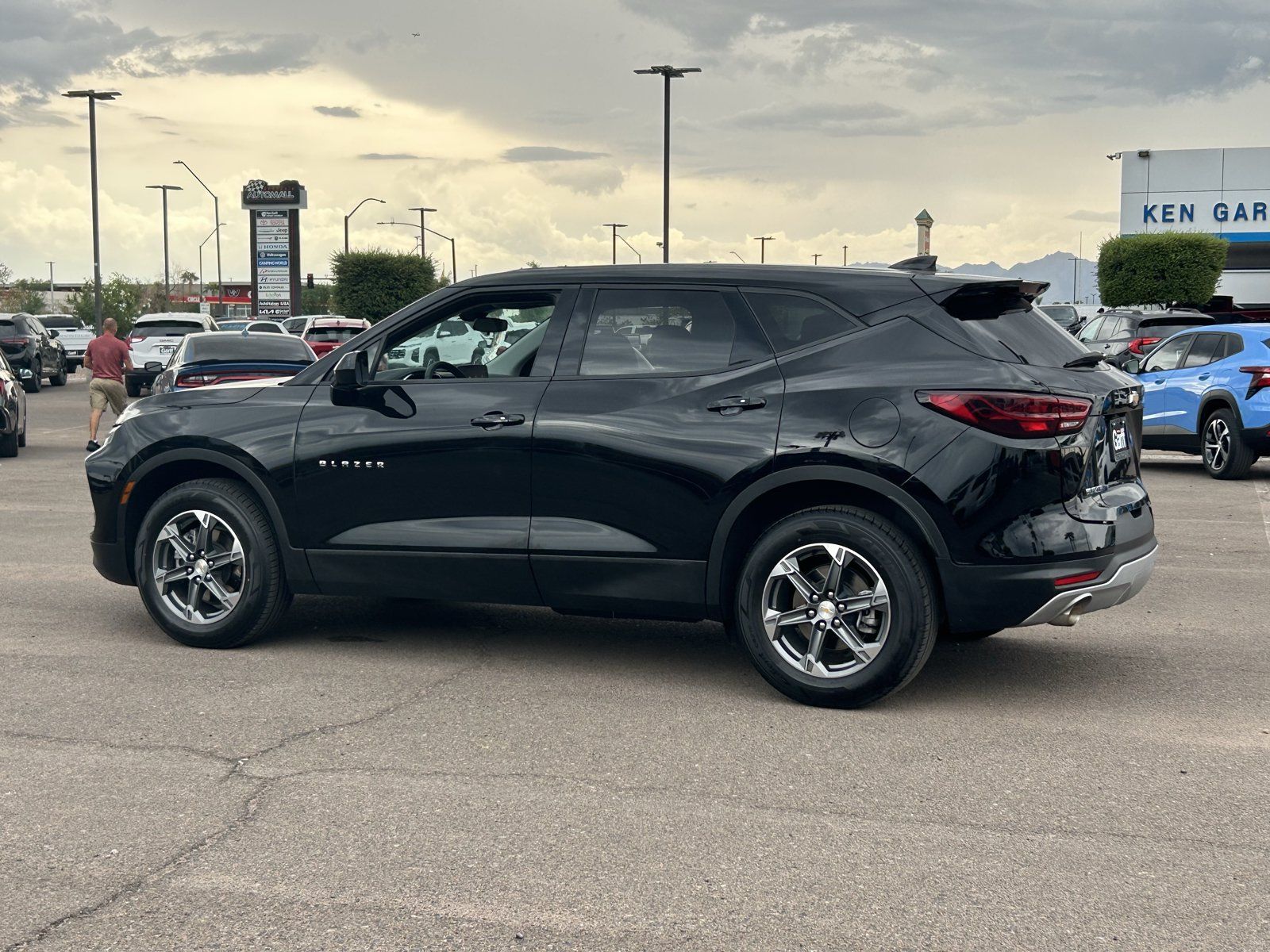 Certified 2025 Chevrolet Blazer LT FWD image 3