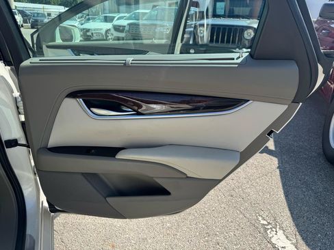 Used 2013 Cadillac XTS Platinum FWD image 20