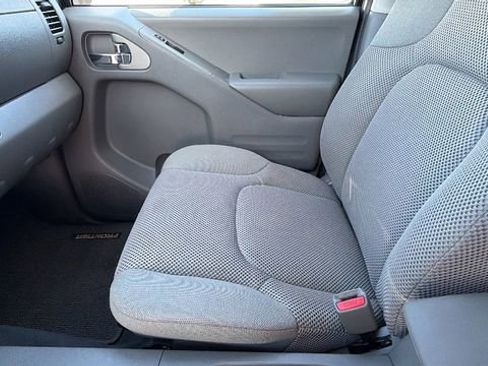 Used 2021 Nissan Frontier SV image 22