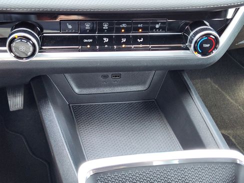 Used 2026 Chevrolet Equinox LT w/ Safety and Technology Package image 14