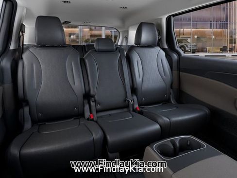 New 2026 Kia Carnival FWD image 19