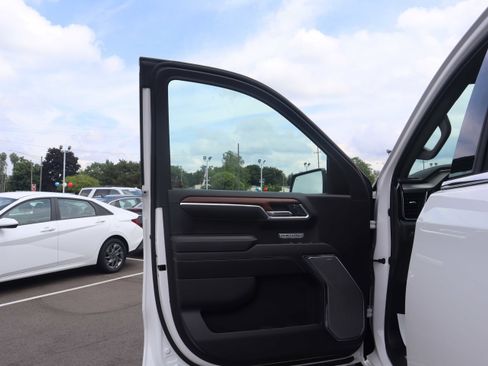 Used 2023 GMC Sierra 1500 Denali AWD/4WD image 11