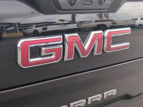 New 2026 GMC Sierra 1500 AT4 w/ AT4 Premium Package AWD/4WD image 32