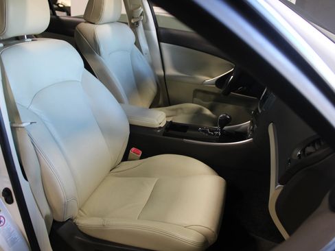 Used 2013 Lexus IS 250 RWD image 23