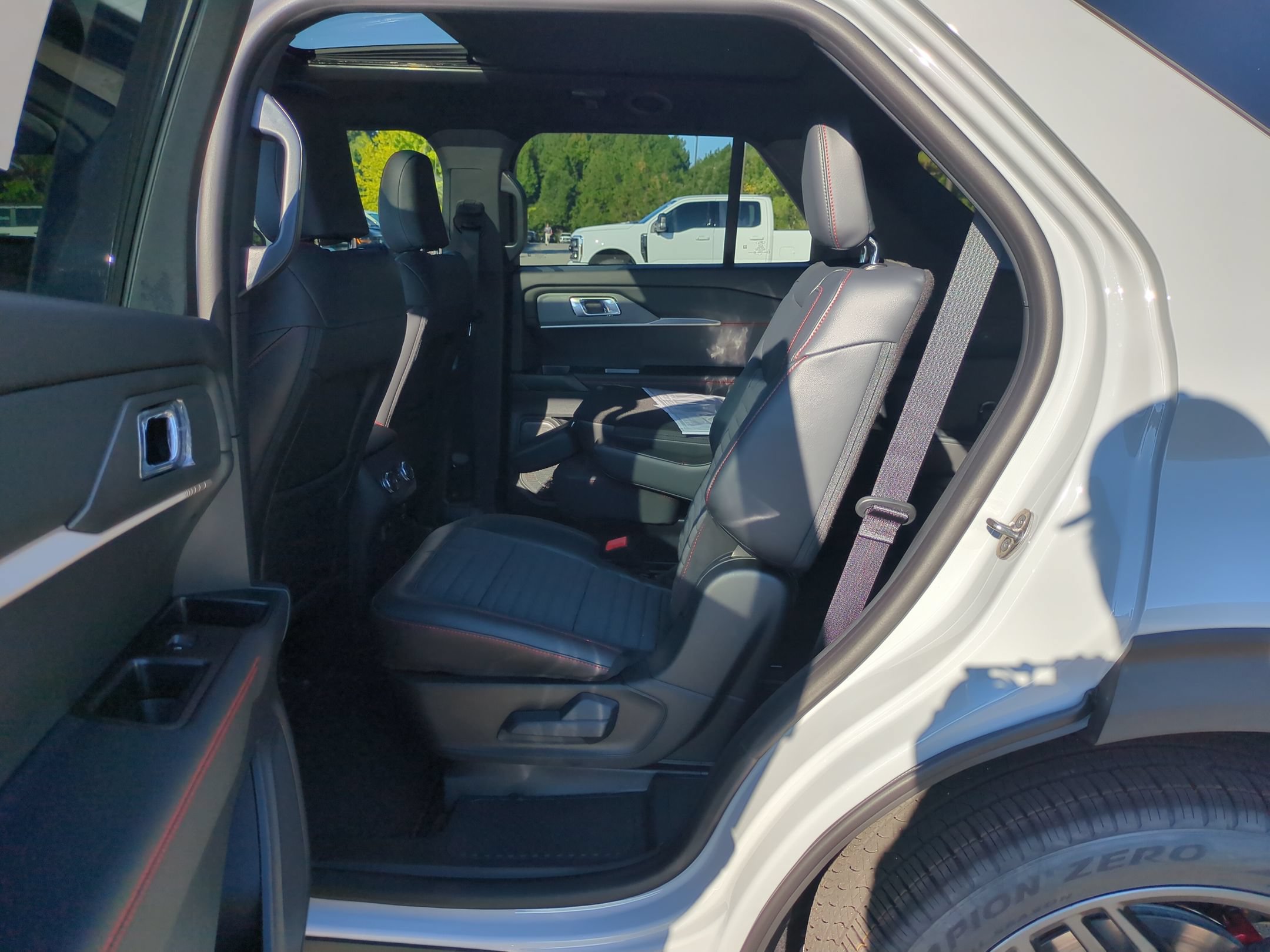 New 2027 Ford Explorer ST-Line w/ Premium Package AWD/4WD image 29