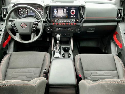 Used 2025 Nissan Frontier PRO-4X image 33