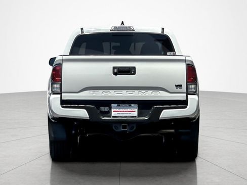 Certified 2022 Toyota Tacoma TRD Sport RWD image 4