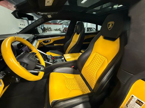 Used 2019 Lamborghini Urus image 46