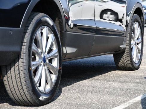 Used 2018 Ford Escape Titanium image 8