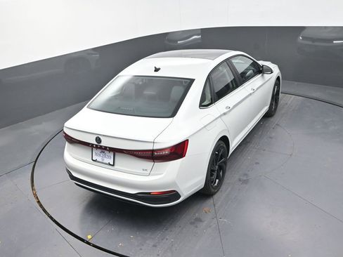New 2026 Volkswagen Jetta SE FWD image 19