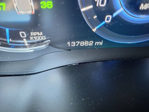 Used 2018 Cadillac Escalade ESV Luxury RWD image 22