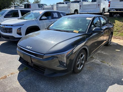Used 2025 Kia K4 FWD image 3