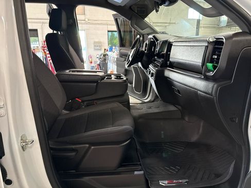 Used 2024 Chevrolet Silverado 2500 LT AWD/4WD image 46