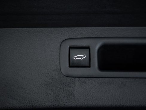 Used 2022 Toyota Highlander XSE image 10