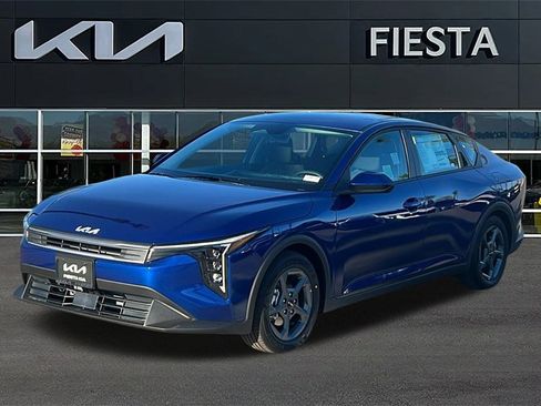 New 2025 Kia K4 LXS image 2