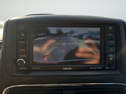 Used 2013 Dodge Grand Caravan SXT w/ UConnect Hands-Free Group FWD image 15