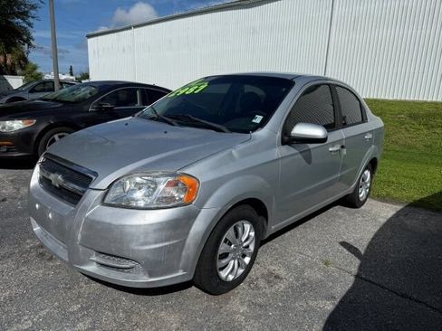 Used 2011 Chevrolet Aveo LT FWD image 3