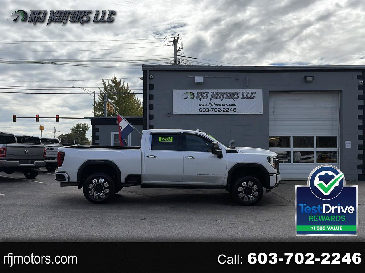 Used 2024 GMC Sierra 2500 Denali Ultimate AWD/4WD image 1
