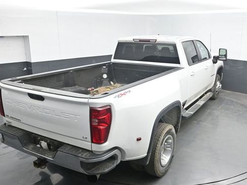 Used 2023 Chevrolet Silverado 3500 LT AWD/4WD image 25