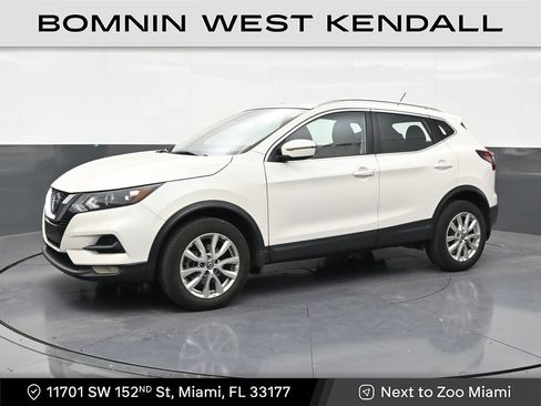 Used 2021 Nissan Rogue Sport SV FWD image 1