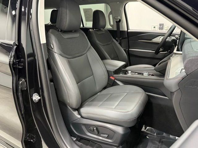 Used 2026 Ford Explorer Active w/ Active Comfort Package RWD image 34