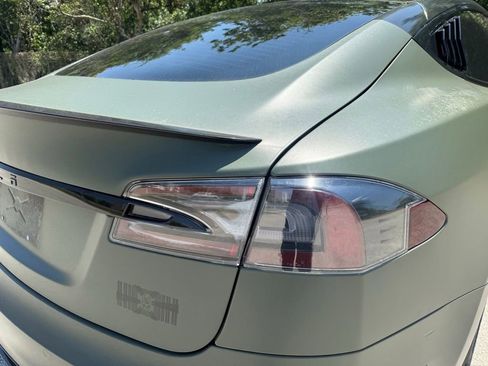 Used 2021 Tesla Model S Plaid image 9