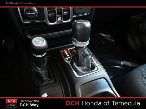 Used 2022 Jeep Gladiator Sport image 11