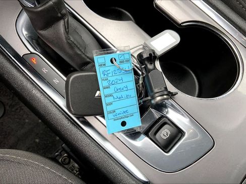 Used 2024 Chevrolet Malibu LT FWD image 14