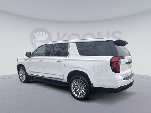 Used 2024 GMC Yukon XL SLT w/ SLT Luxury Package image 4